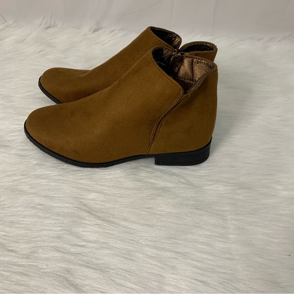 Faux Suede Ankle Boots with Zipper - Picture 3 of 7